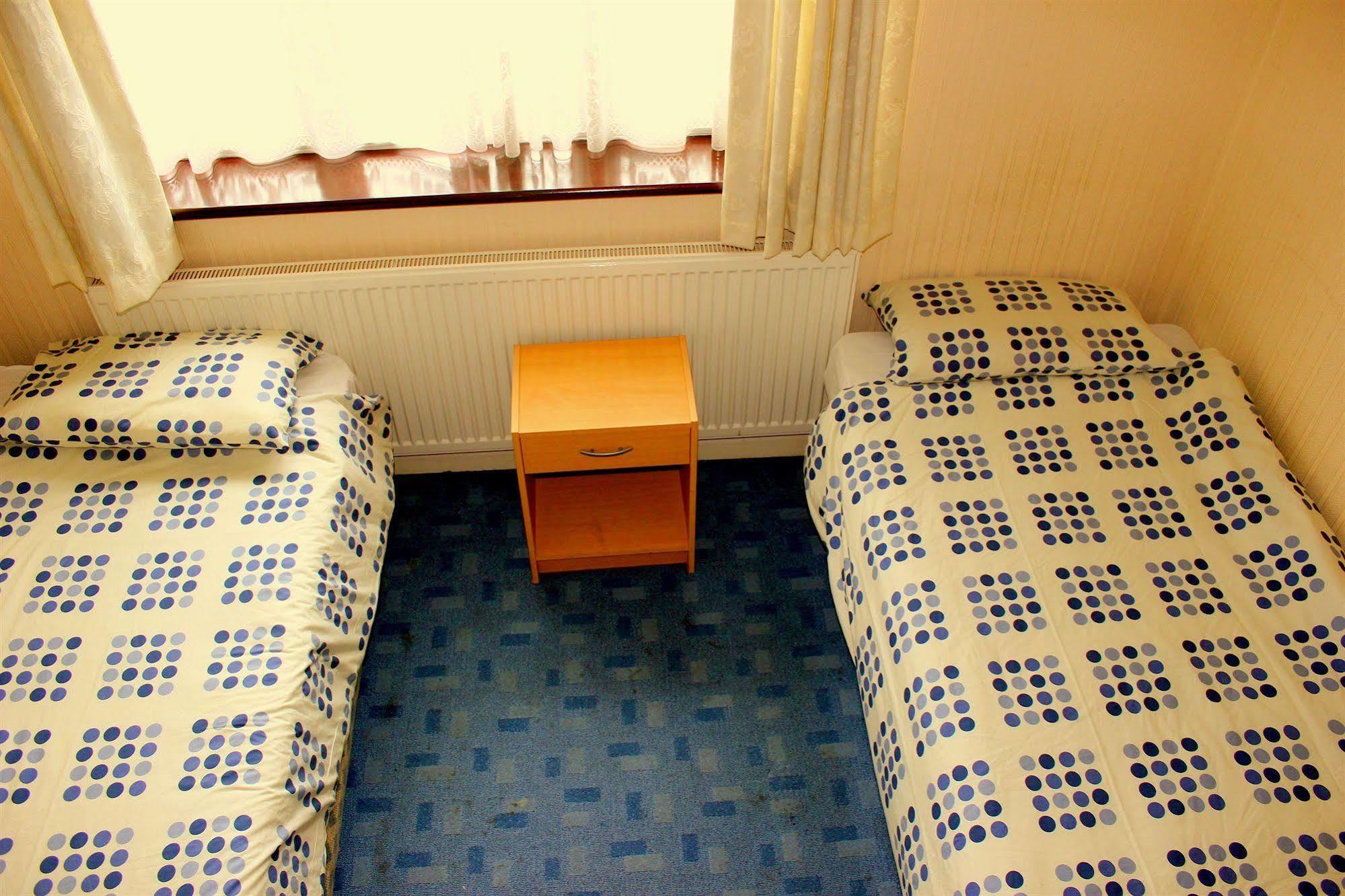 Heathrow Lodge Hillingdon Buitenkant foto