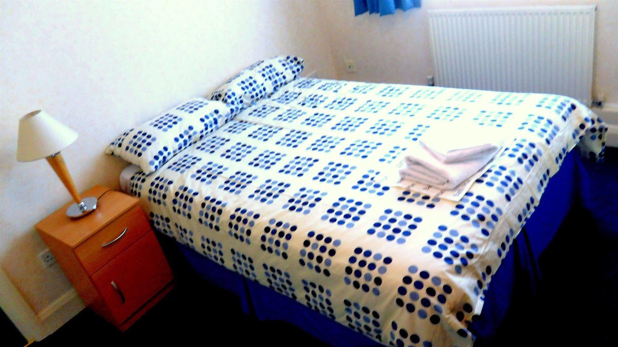 Heathrow Lodge Hillingdon Buitenkant foto