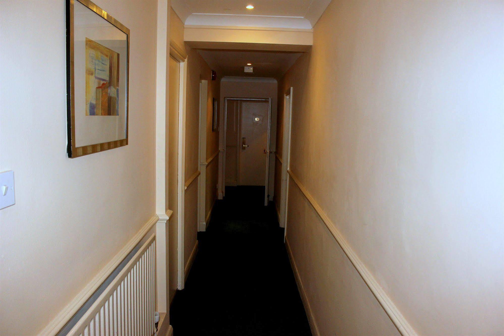Heathrow Lodge Hillingdon Buitenkant foto
