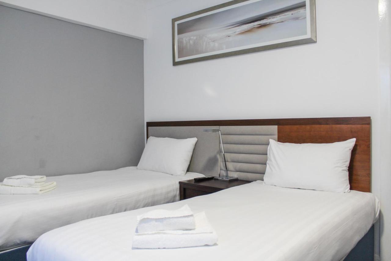 Heathrow Lodge Hillingdon Buitenkant foto