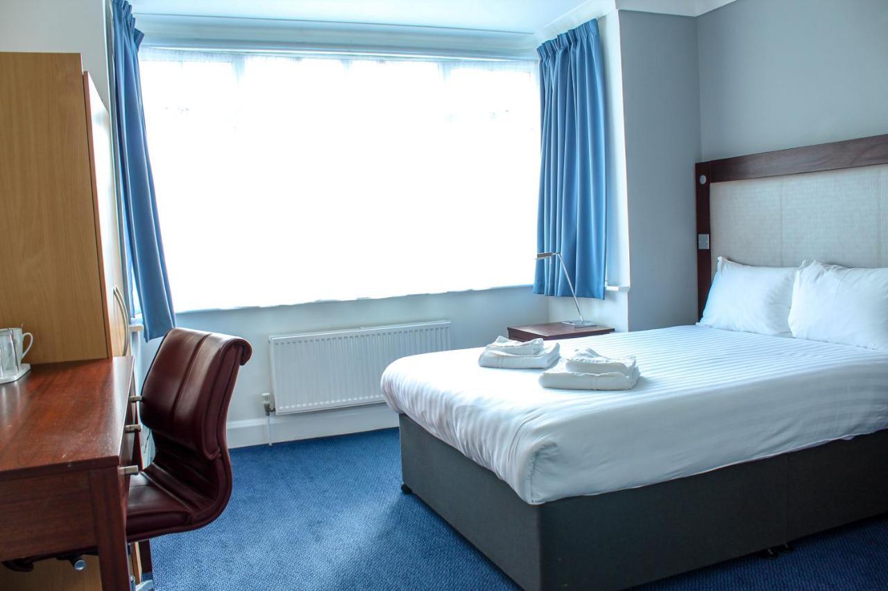 Heathrow Lodge Hillingdon Buitenkant foto