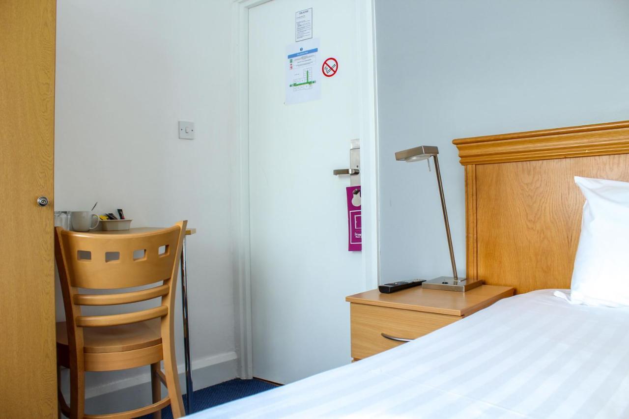 Heathrow Lodge Hillingdon Buitenkant foto