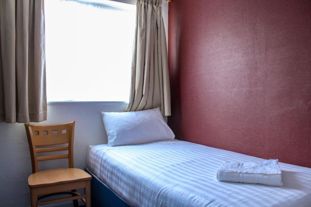 Heathrow Lodge Hillingdon Buitenkant foto