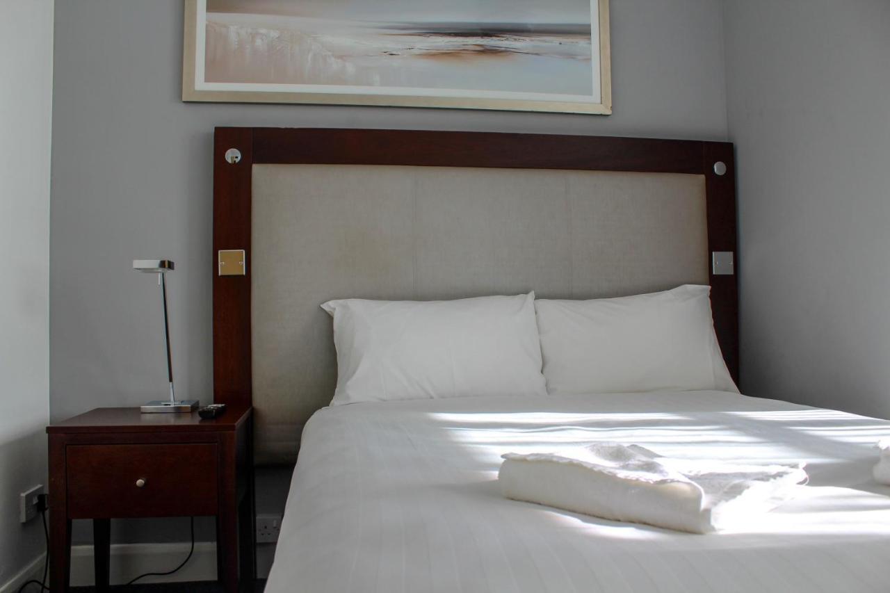 Heathrow Lodge Hillingdon Buitenkant foto
