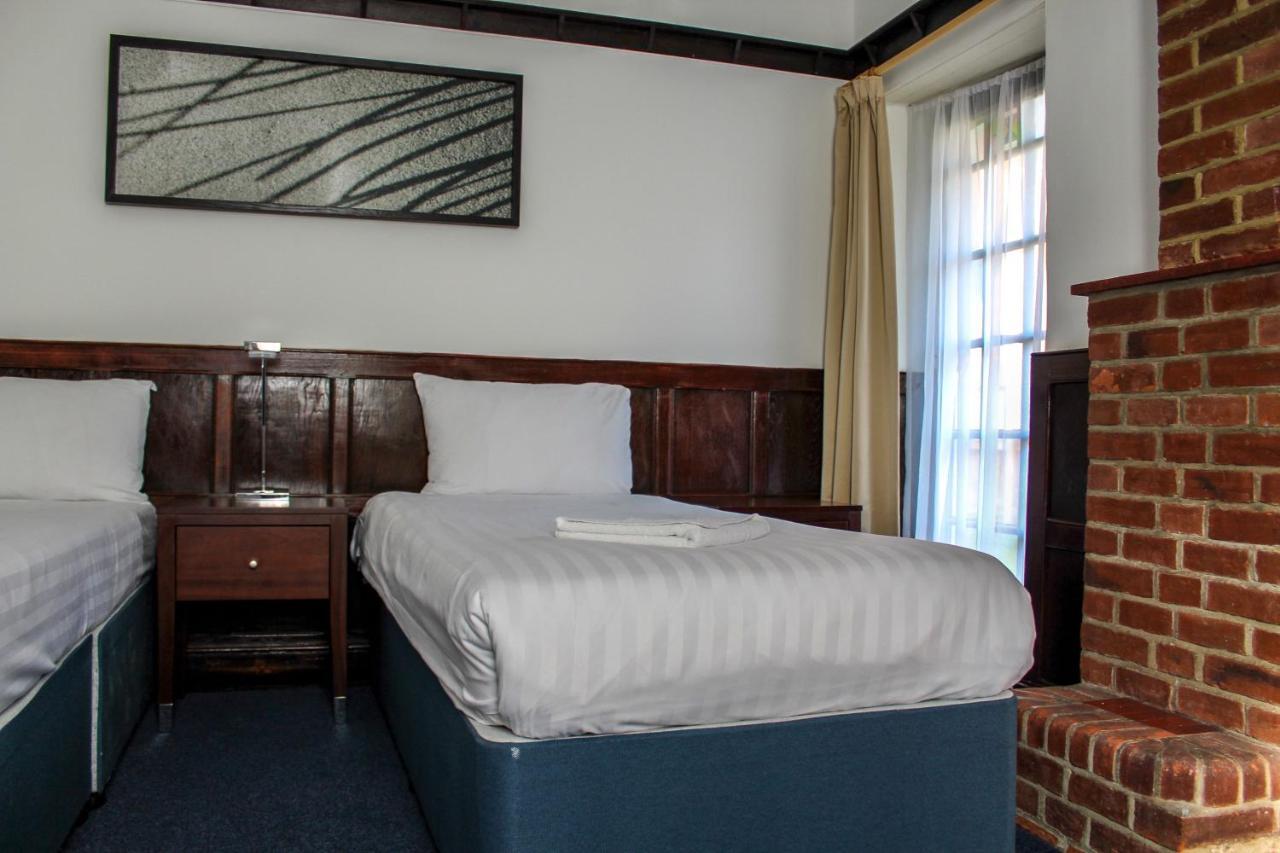 Heathrow Lodge Hillingdon Buitenkant foto